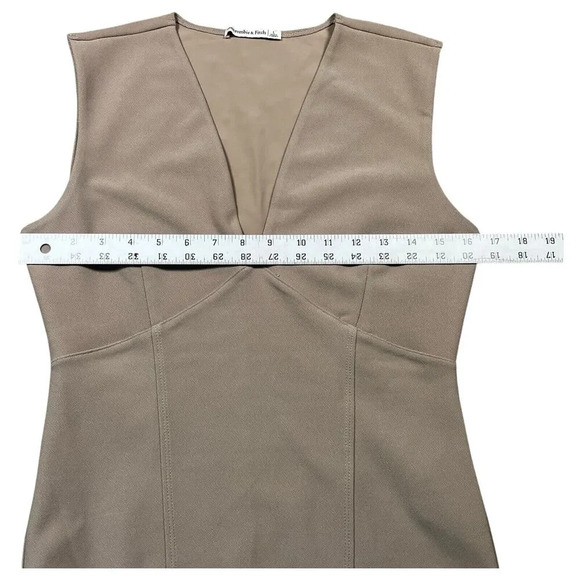 Abercrombie & Fitch Beige Crepe Plunging Neck Line Thong Bodysuit Size Large - Picture 7 of 10